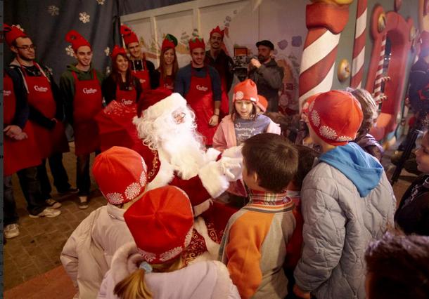 Ο Άγιος Βασίλης μοίρασε παιχνίδια στα παιδιά των Παιδικών Χωριών SOS.