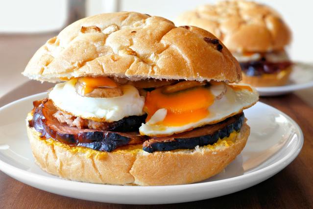 Φτιάξε το πιο εύκολο egg burger