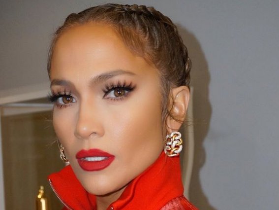 H κορυφαία ανάρτηση της Jennifer Lopez με το απίστευτο κορμί της που σάρωσε μέσα σε 11 ώρες