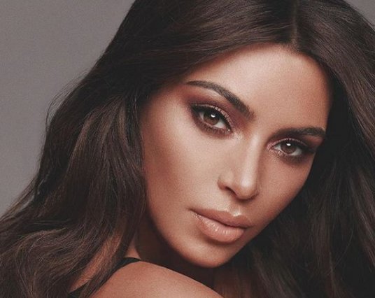 Kim Kardashian: Το πρώτο οικογενειακό πορτρέτο με την Chicago West 