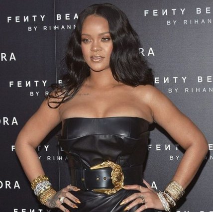 Rihanna: Εντυπωσιακή εμφάνιση σε event στο Μιλάνο 
