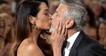 Ποιο διαζύγιο; Η Amal και ο George Clooney σε ρομαντικό δείπνο στο Κόμο [photos]
