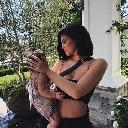 Πώς είναι η Kylie Jenner ως μαμά; Η Kendall Jenner απαντά!