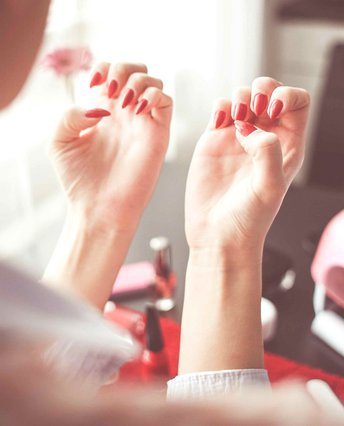 Κάν’ το μόνη σου: Υπέροχο manicure στο σπίτι σε 4 απλά βήματα