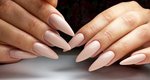 Stiletto nails: Τα τρία χρώματα που αναδεικνύουν το συγκεκριμένο manicure