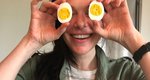 Έτσι θα κάνεις το τέλειο βραστό αβγό: Συμβουλές μαγειρικής από πρωταγωνίστρια του «OIΤNB» [video]