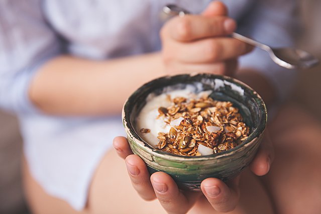 8 εύκολα και υγιεινά σνακ για ξεγελάσεις έξυπνα την πείνα σου 