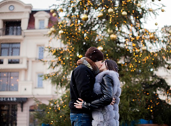 Έρευνα: Τι λένε οι Έλληνες για τον έρωτα, το σεξ το one night stand και τον χωρισμό τα Χριστούγεννα; 