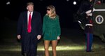 Τρία σύνολα –μαζί με ένα κολάν έκπληξη- πρόλαβε να φορέσει η Melania Trump σε 3ωρο ταξίδι στο Ιράκ [photos]