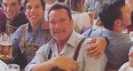Arnold Schwarzenegger: Ο εξώγαμος γιος του κοπιάρει την πιο εμβληματική πόζα του [photo]