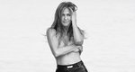 Jennifer Aniston: Ποζάρει ημίγυμνη και μιλά για τον έρωτα, τα 