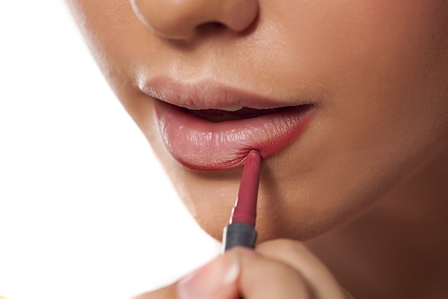 Πώς πρέπει να εφαρμόζεις lip liner - και γιατί 