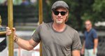 Brad Pitt: Το νέο τατουάζ-μυστήριο δίπλα σε αυτό που «χτύπησε» όταν παντρεύτηκε την Angelina Jolie
