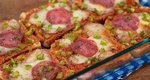Πίτσα express: Η πιο εύκολη συνταγή χωρίς ζύμη για το πιο νόστιμο σπιτικό σνακ