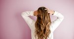 Πέφτουν τα μαλλιά σου; 5 φυσικοί τρόποι να αντιμετωπίσεις την τριχόπτωση αποτελεσματικά