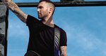 Adam Levine: Ο frontman των Maroon 5 με φόρεμα είναι ό,τι πιο γλυκό θα δεις σήμερα