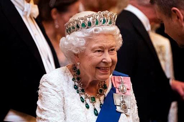 Βασίλισσα Ελισάβετ: Το βραβείο που αρνήθηκε λόγω ηλικίας - Είναι μικρή ακόμη!