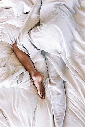 Αυτές είναι οι καλύτερες στάσεις ύπνου για να αποφύγεις πόνους και πόνους και τραυματισμούς