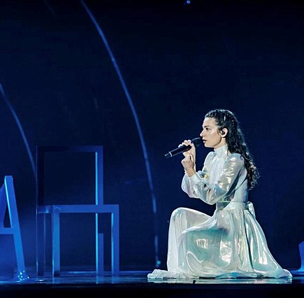 Εντυπωσίασε η Αμάντα Γεωργιάδη στην πρόβα για το διαγωνισμό της Eurovision, με αέρινη δημιουργία Celia Kritharioti