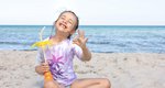 Τι πρέπει να κάνεις για να κρατήσεις ασφαλή τα παιδιά σου από τον ήλιο το καλοκαίρι