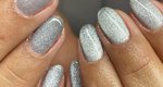 Νύχια σε βελούδο: Η νέα τάση στο nail art