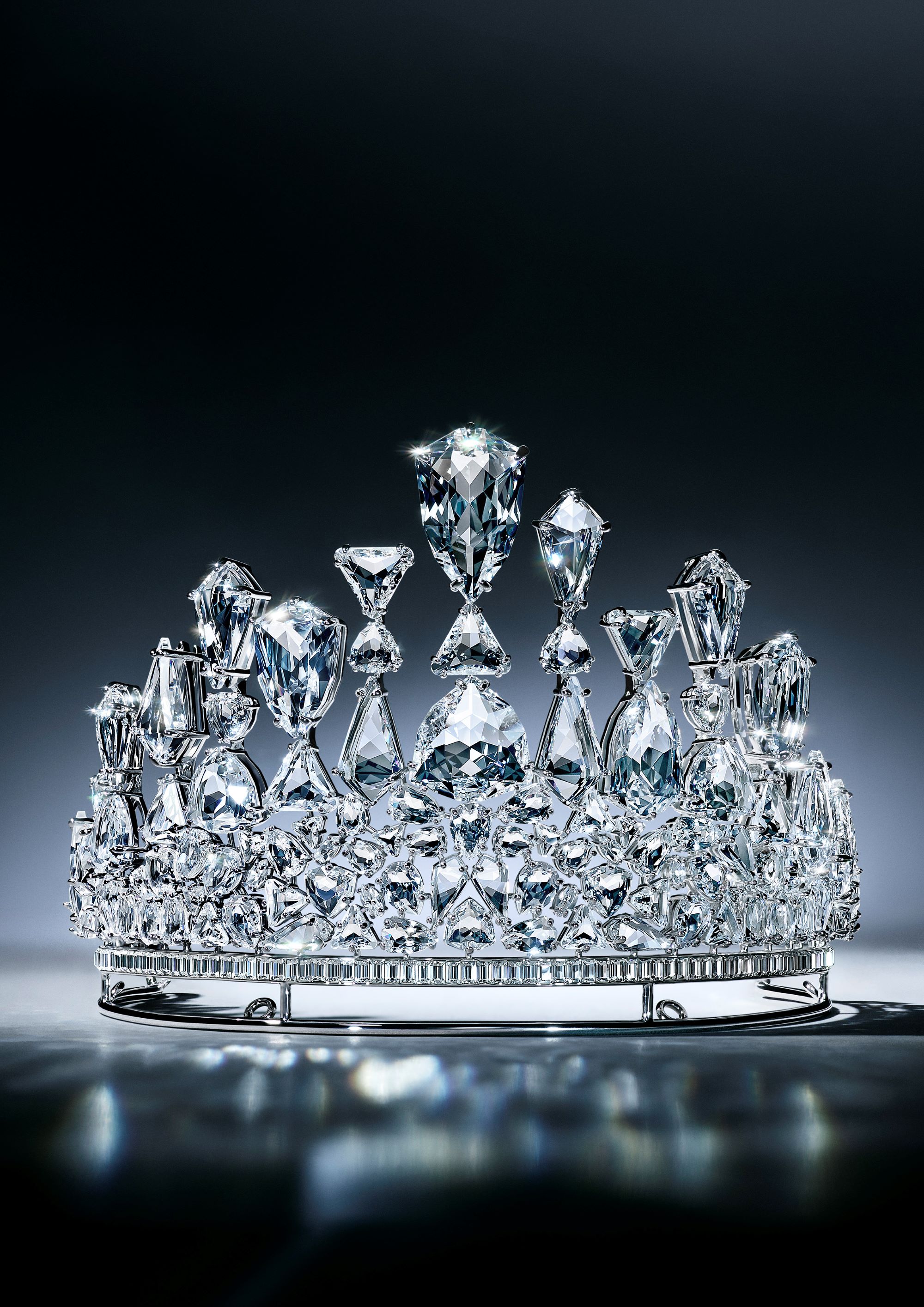 swarovski_tiara_2024.jpg