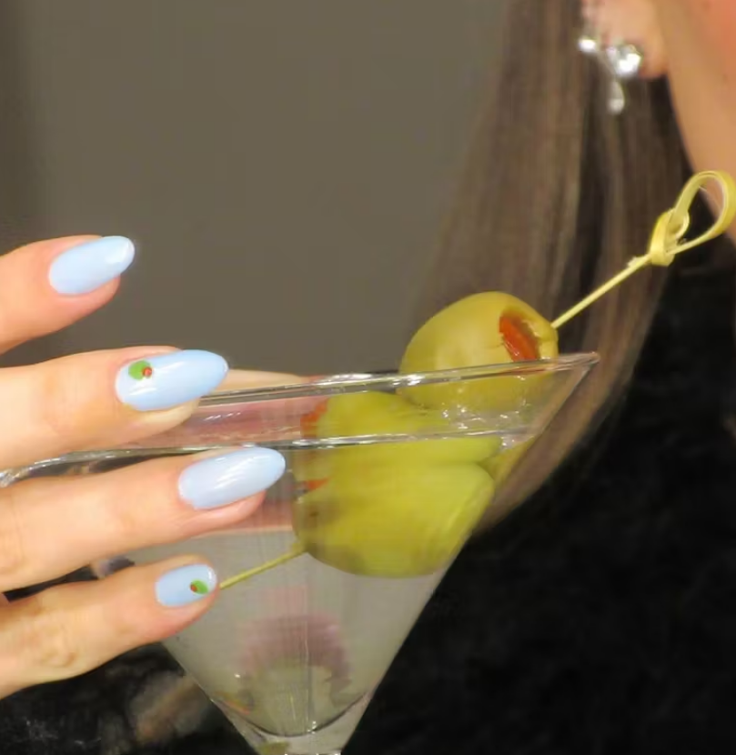 hailey nails martini1 d5f08