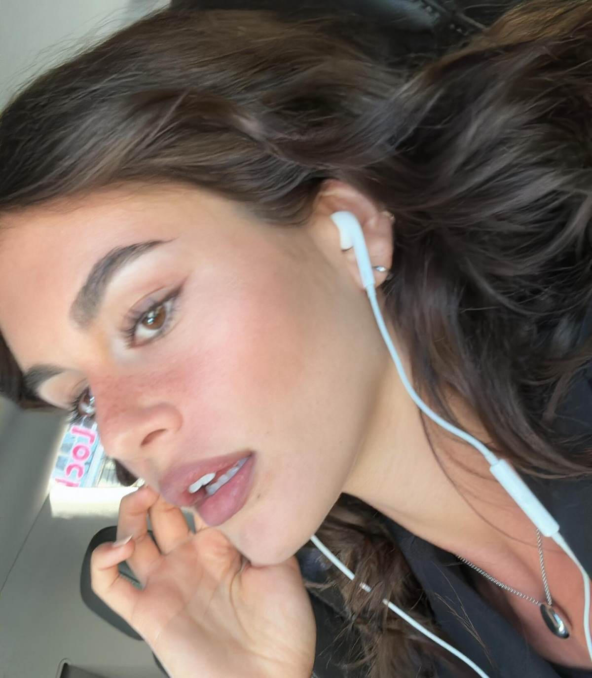 Πώς να υιοθετήσεις το Sun-Kissed Boyfriend Blush Look της Kaia Gerber