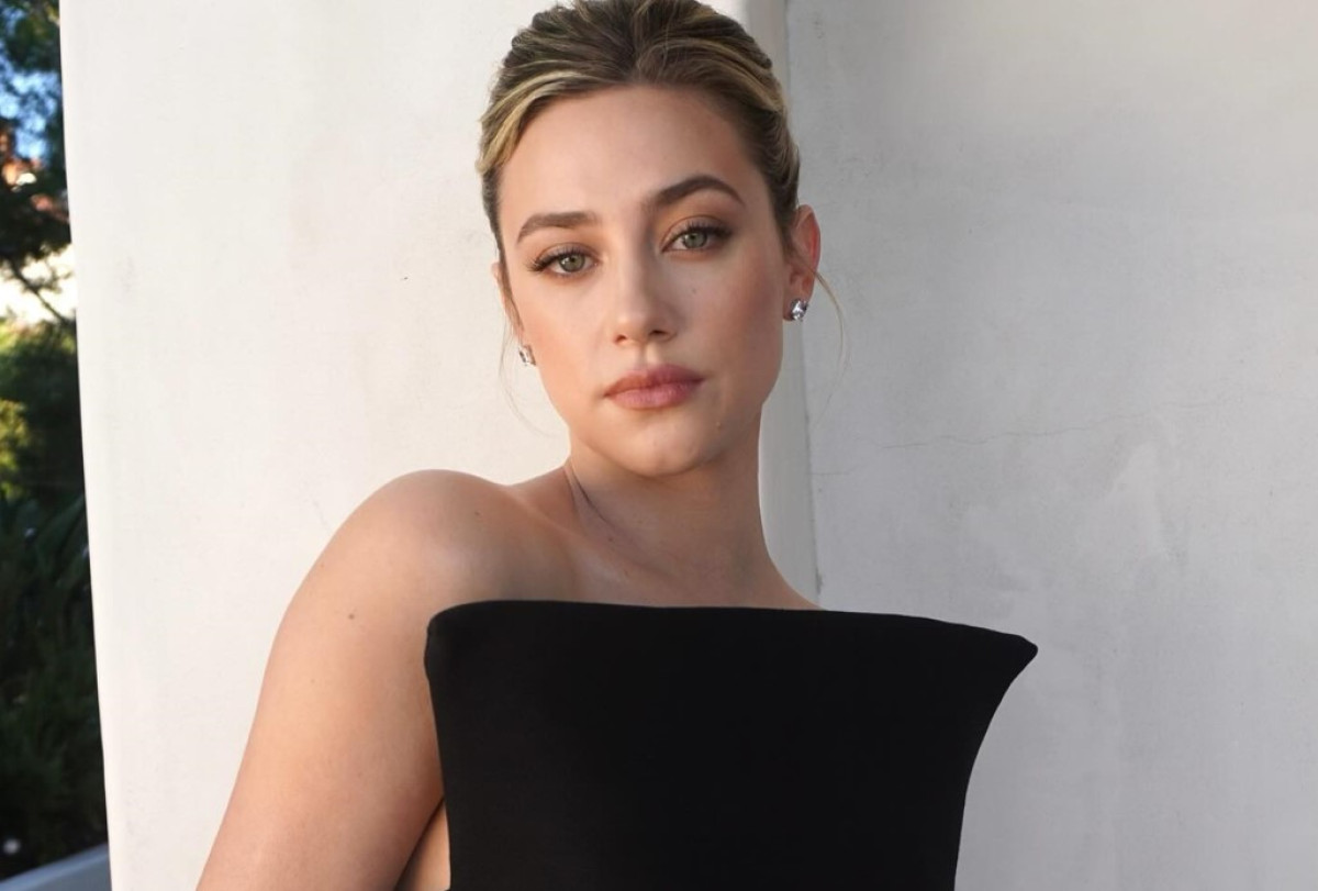 Το Halloween Makeup της Lili Reinhart με το «τρίτο μάτι» είναι εκπληκτικά απλό