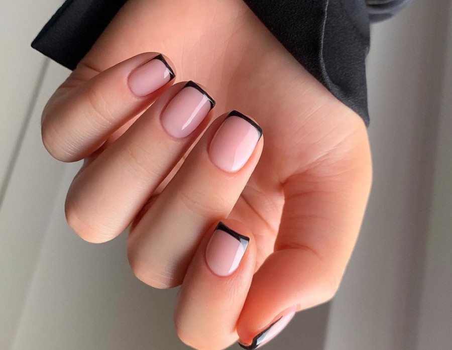 Black French Nails: 5 ιδέες για το απόλυτο edgy και κομψό μανικιούρ της σεζόν