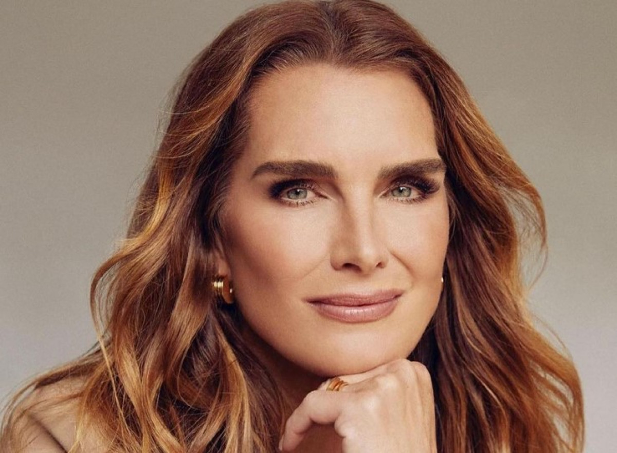 Brooke Shields: Μοιράζεται το δικό της tip για τέλεια φρύδια και ξάφνιασε με αυτό που είπε