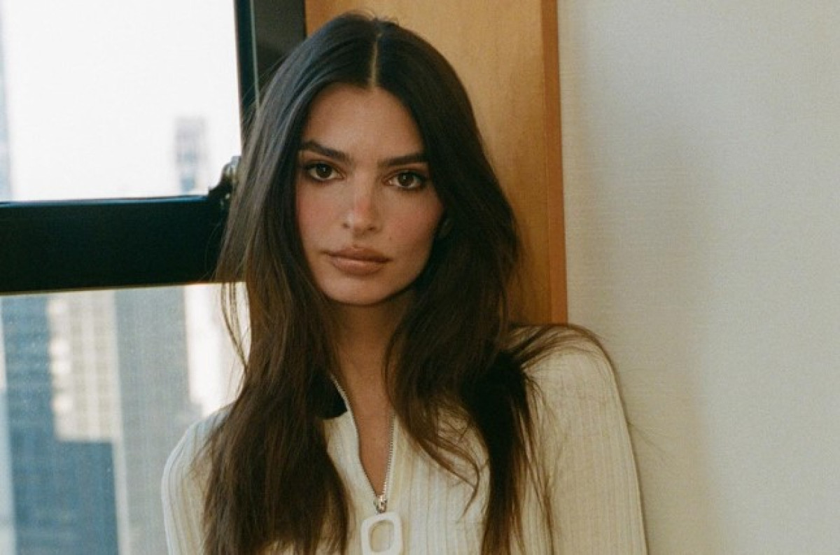 Αυτό είναι το νέο κούρεμα που επέλεξε η Emily Ratajkowski για το καλοκαίρι