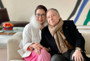 Michelle Yeoh: Γιατί η νικήτρια του Όσκαρ είναι αρραβωνιασμένη 18 χρόνια και δεν έχει παντρευτεί ακόμη