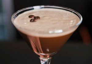 Πώς θα φτιάξεις το πιο γευστικό espresso martini μόνος σου στο σπίτι