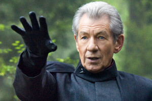 Ian McKellen: Έπεσε από τη σκηνή και μεταφέρθηκε στο νοσοκομείο