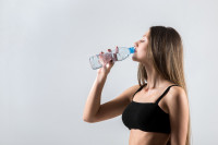 Τι είναι το water fasting και πόσο ασφαλές είναι για την υγεία;