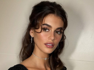 Το ροζ seashell μανικιούρ της Kaia Gerber «φωνάζει» κομψότητα