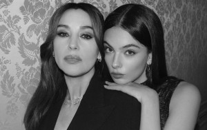 Monica Bellucci: Η πρώτη φωτογραφία με τις δυο της κόρες που μοιράζεται