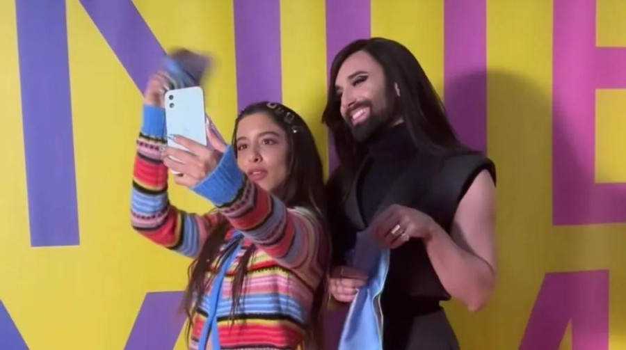 Eurovision: Η Μαρίνα Σάττι, η Conchita και το... μαντήλι