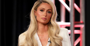 H Paris Hilton αποκάλυψε ότι τη νάρκωσε και τη βίασε ένας ηλικιωμένος όταν ήταν 15 ετών